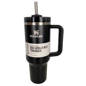 STANLEY 40oz QUENCHER FLOWSTATE TUMBLER BLACK GLOW NWT